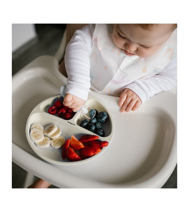 Πιάτο σιλικόνης BABYONO με βεντούζες και χωρίσματα Μπεζ BN1482/04